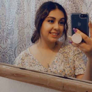 Meet your Posher, Cryselda